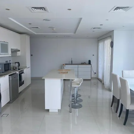 One Bedroom Apartment With Pool & Gym Near Marina Dubai Exterior photo