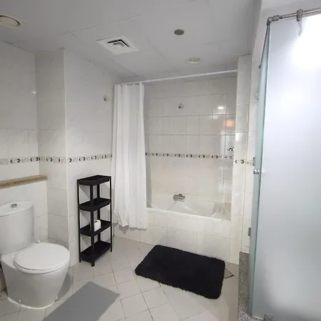 One Bedroom Apartment With Pool & Gym Near Marina Dubai Exterior photo
