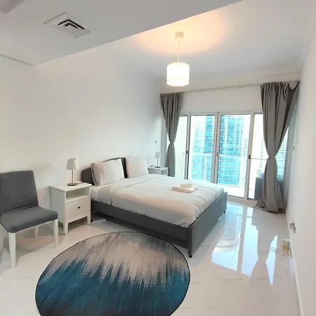 One Bedroom Apartment With Pool & Gym Near Marina Dubai Exterior photo