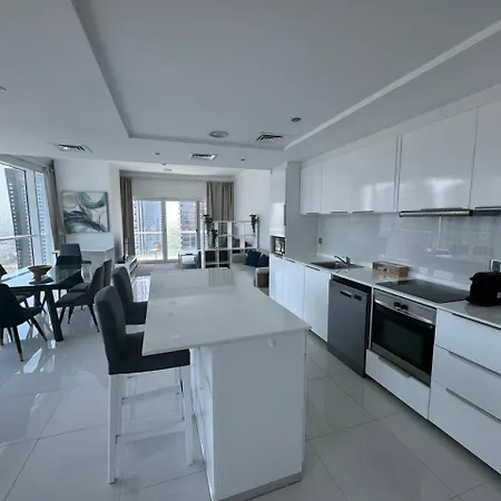 One Bedroom Apartment With Pool & Gym Near Marina Dubai Exterior photo