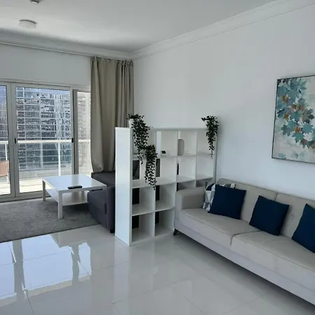 One Bedroom Apartment With Pool & Gym Near Marina Dubai Exterior photo
