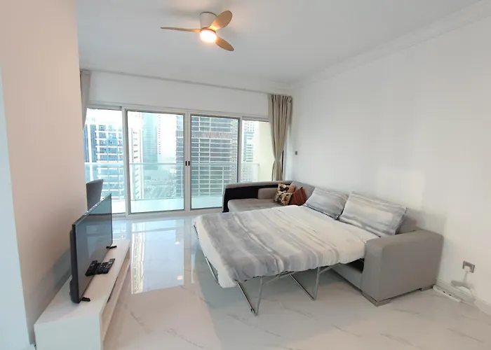 One Bedroom Apartment With Pool & Gym Near Marina